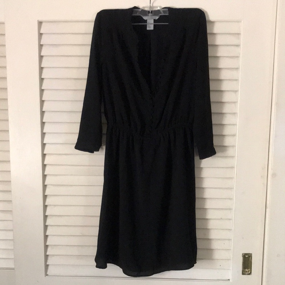 H&M Black Quarter Length Sleeve V-Neck Gathered Waist Dress